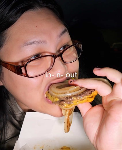 Whataburger vs In-N-Out: The Ultimate Burger Debate