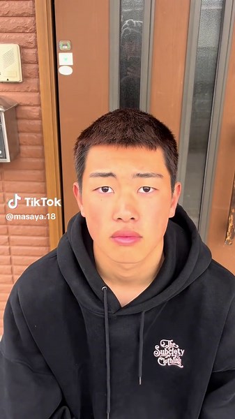 シンプルにバチイケクロップ！ 髪型が渋い！#福岡 #06 #美容師の卵 #フェード #スキンフェード #独学カット #素人カット #barbar #メンズカット #テーパーフェード #独学カット #クロップ