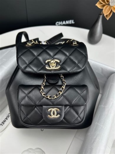 Chic, practical, and effortlessly luxurious 🖤✨ The Chanel Backpack Bag blends iconic quilted design 💎🎒 with hands‑free convenience 🖐️👣—perfect for travel ✈️, errands 🛍️, or elevating casual street style 💫💖 DM for link to shop or check my bio #luxury #viral #dh8finds #bag