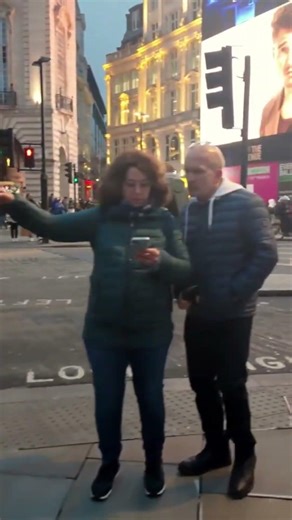 Soothing London Night Sounds | Piccadilly Circus ASMR 4K