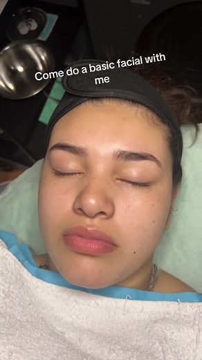 Basic facial🥰 #esthiticanstudent #dayinthelife #hoganinstituteofcosmetologyandesthetics #facialtreatment #basicfacial #selflove #selfcare