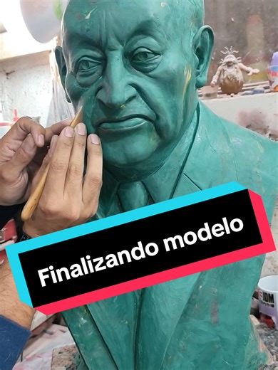 Finalizando Modelo de Busto en Plastilina