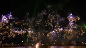 12K views · 228 reactions | Epcot Forever! Here is the new show that has replaced Illuminations at Walt Disney World Epcot for the next few months until the new HarmonioUS show opens in 2020! | Theme Park Review | Facebook