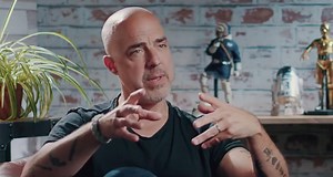 Titus Welliver, de Sons of Anarchy, mostra sua coleção invejável de action figures - Jovem Nerd