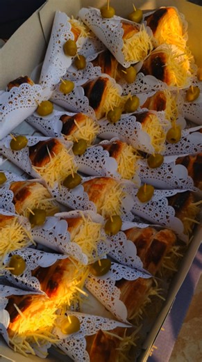 1.1K views · 40 reactions | Corné pâte feuilletée ❣️❣️ Sur commande bienvenue  0657691387 Sidi achour Annaba  | Délice de nessrine | Facebook