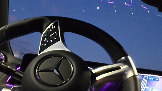 准车主这次试驾GLB220的体验，应该很满意吧！不知道还会不会再见…