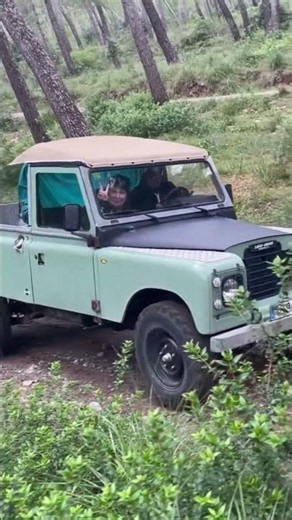 🚙🔥 El Land Rover Santana 109 que podía con todo #autos #coche