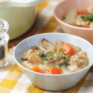 寒い季節にぴったりな洋風味噌汁 / Western Style Miso Soup レシピはこちら！https://bzfd.it/3nGYba0 作ったらコメント欄に写真を投稿してくださいね！😊✨ | Tasty Japan