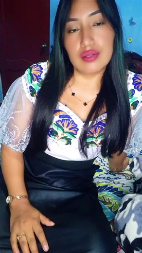 Videos de Azucena Cando🦋🌻🪐🪐 (@azucena.cando4) con “sonido original - @LUNA...🌸🌹🍇🌹🌸”