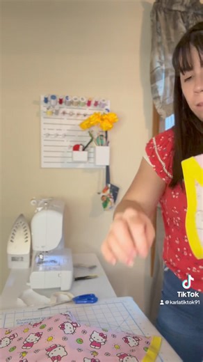 Reciclando cortina en vestido de hello kittys | Costuras Karla