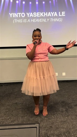 Ivangeli yinto yasekhaya le!!💃💃 🎙️: @Kay 💫 #eternalglorychurch #sunday #praise