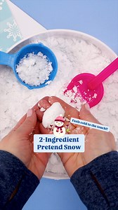 2-Ingredient Pretend Snow ☃️ It’s moldable, feels cold to the touch, and is perfect for imaginative play or a STEM activity (it demonstrates a safe endothermic reaction!) #stemactivities #fakesnow #WinterActivitiesForKids #sensoryplay | The Soccer Mom Blog - Positive Inspiration for Moms