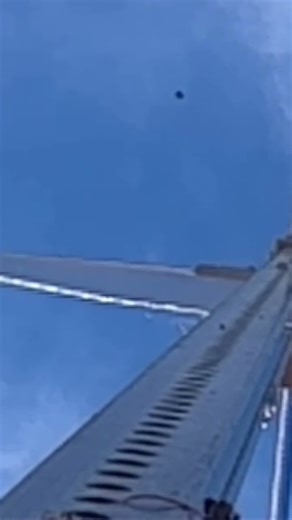 Sling shot! Clay balls exploding on impact! 👁️