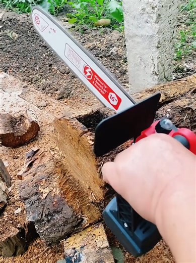 Effortless Wood Cutting with Electric Chainsaw