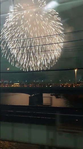 なにわ淀川花火大会2025 (阪急宝塚線の車窓から) Naniwa Yodogawa Fireworks Festival (Osaka City, Japan)