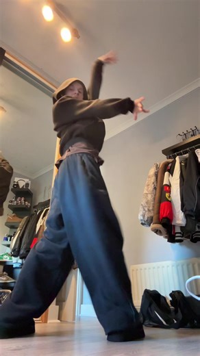 Last TikTok of 2025!! Dc: @mai🖤 @breezy 💋 #milkshake #fyp #trendin #dance #2025