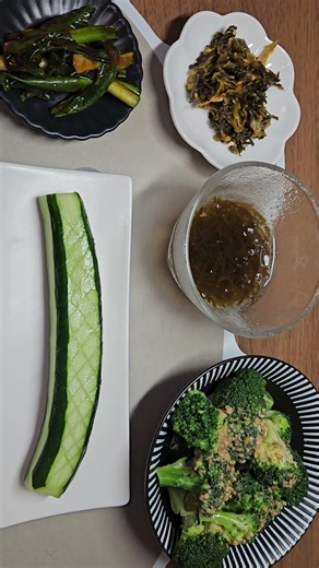 朝ご飯👨‍🍳麻婆卵とじ&胡瓜の浅漬け☝🏻😋