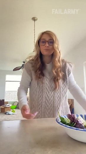 Her vertical is in not looking up 🙃😆 #selfie #fail