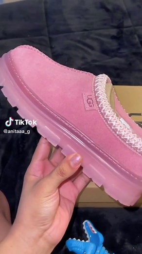 Cutest Pink Uggs for Women