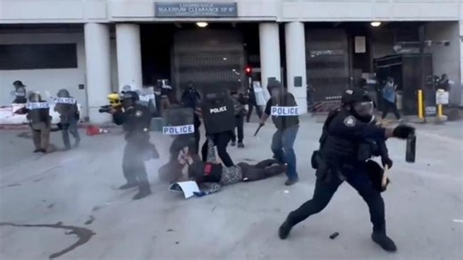 Activists launch ‘mini riots’ against ICE agents in Los Angeles