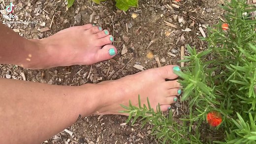 #barefootmama #tinyfeet #smallfeet #feet #nature #colorado