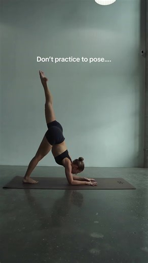 Stop chasing the pose. Build the strength behind it. If you want a solid forearm stand, handstand, or headstand — the drills matter more than the shape. I just started my 8-Week Inversion Program inside Aligned and it’s all about: • shoulder core strength • control confidence upside down • progress that actually sticks 👉 Join Aligned start the inversion program now Comment INVERT and I’ll send you the link.