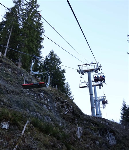 Connecting the Portes du Soleil 🚡 • 📍TSD Gabelou, Châtel, France • • #whereisthesnow #chairlift #seilbahn #ropeway #winter