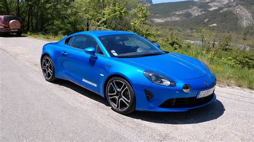 How does the Alpine A110 handle a 1,000-mile journey