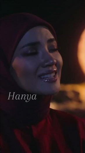 Romantis banget! MV #BertahanDemiCinta dari Fazura dan Fattah Amin😍😍