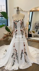 Juniper is the moment ✨ • • #bridetobe #weddingdress #bridal #bride #bridalfashion #weddingphotography #BohoBride #nontraditionalwedding #bridaldress #ISaidYes #styleinspiration #BridalTrends #fashionreel | Flora & Lane