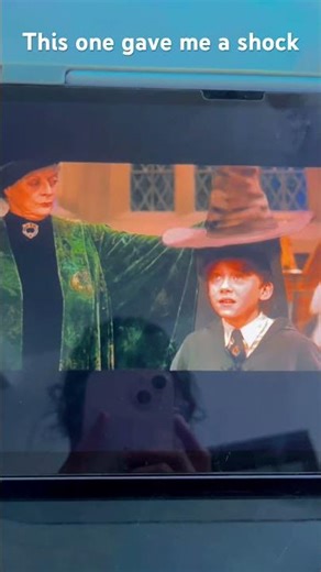 Who else likes Harry Potter? I’m watching it for like a 1 million time. ￼