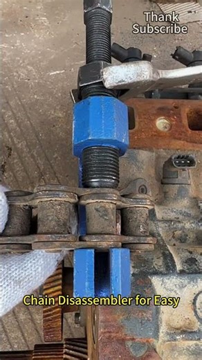 Practical tool sharing chain remover to easily remove rusty iron chains