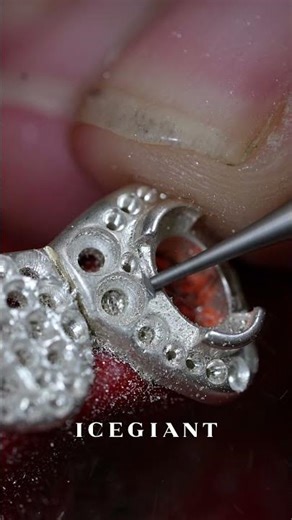 Every prong set by hand — precision you can see, brilliance you can feel. 💎