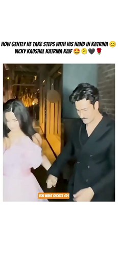 #vicky gently holding her hand while step out ❣️#katrinakaif #vickykaushal 🤞 lovely chemistry 😍