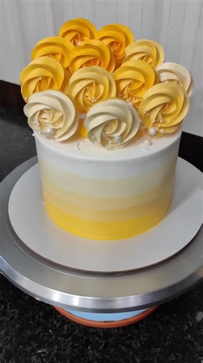 Most satisfying cake decorating ideas/ pineapple cake 🥹 #cakedecorating​#shorts#ytshorts​ #trending​