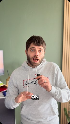 Jonathan Benitez | 🚀 Tu veux générer une base de données complète juste avec une phrase ? Avec database.build, tu écris un prompt, il te génère : ✅ Une... | Instagram