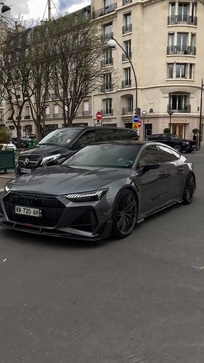 Luxurious Audi RS7-R Wallpaper