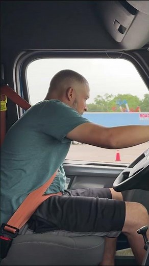 Roadmaster Drivers School Class A CDL Training