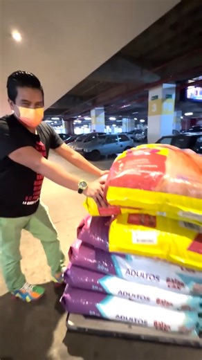 La tienda para mascotas que nos sorprendió con este regalo | Jefferson Rescata