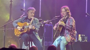 Billy Strings Welcomes Bryan Sutton At The Ryman