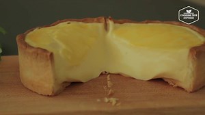 最近在亚洲超级火的熔岩芝士蛋糕，切开外壳芝士就这样融融地流出来，口感超级棒！ (via: cooking tree) 更多美食食谱：https://goo.gl/eeHwSa | 北美省钱快报 Dealmoon