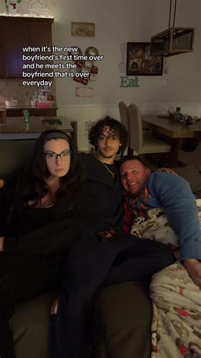 🤗#boyfriend #trend #foryoupage #blowthisup #newyear @e_us3rr @gianna🍒🍸 @whatbenzzz