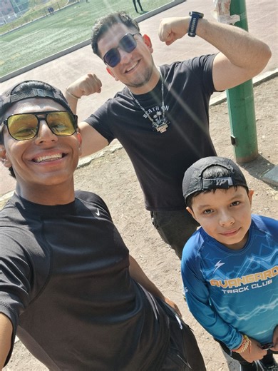 Reglas Básicas de la Pista! 🏃🏾🔥 Aqui te contamos un poquito de esta reglas, es para que tu puedas conocerlas y asi mismo evitar accidentes, recuerda que la pista es para corredores, evitemos el uso de bicicletas, patines, scotters o motos, esto puede ocasionar un accidente y dañar la integridad física de algún corredor. Te queremos mucho tus amigos @RUNNER_BOY @ArturoOso y obvio yo tu creador running de preferencia! #arthurrun #running #cuautepecbarriobajo #gustavoamadero #pistas