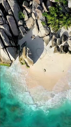 💖 Hearts On The Beach | Romantic Ocean Scenery & Peaceful Waves for Love and Relaxation!