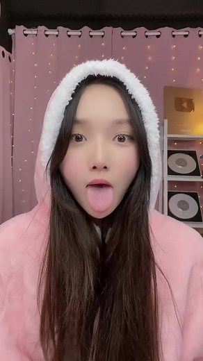 휘파람 도전: 여자 아이돌 방귀 디시의 매력