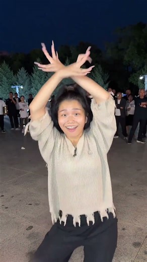 Creative Finger Dance by Fengbao The First Love in World Full Singing Video