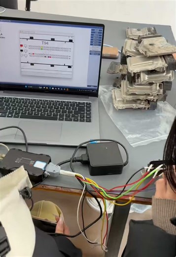 Testing the ECU, getting ready to ship it to the customer#ecu #ecutuning #enginecontrolunit #carcomputer #automotiveelectronics @car @cars @carsofficial @auto @automotive @mechanic @mechanics @tuning @ecutuning @cardiy @carrepair @garagelife @wholesale @autoparts @autopartswholesale