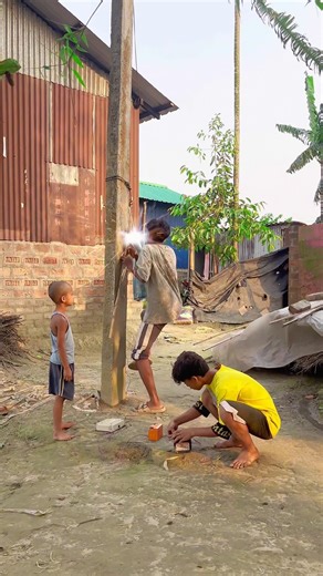 Dc battery electri'c magic 😂😂 #fuuny #comedy #funnyreels