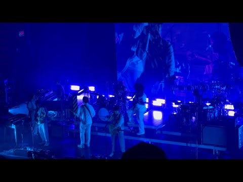 Vampire Weekend “Bizarre Love Triangle” 9/16/2025 Wellmont Theater, Montclair, NJ