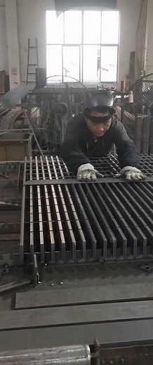 How Heavy-Duty Steel Gratings Are Made for Ferry Bridges | Welding & Galvanizing Process #grating